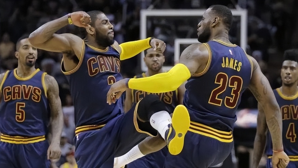  独行侠交易，欧文组三巨头  