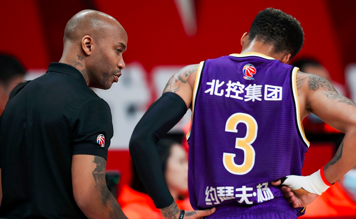  圣保利替补奇兵制胜，补时绝杀助球队逃离垫底